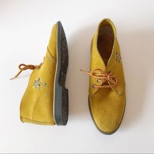 Vintage suede floral embroidered desert booties 36